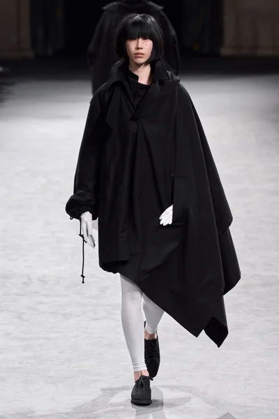 Look 8
